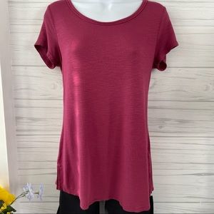 Very nice Fuchsia flowing blouse.